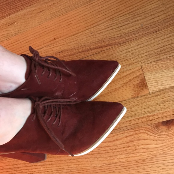 Pointy chunky lace up heals with white bottom - Picture 4 of 4